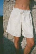 Short Neria blanc en coton brodé
